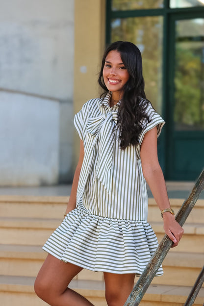Vestido camisa oversized com riscas