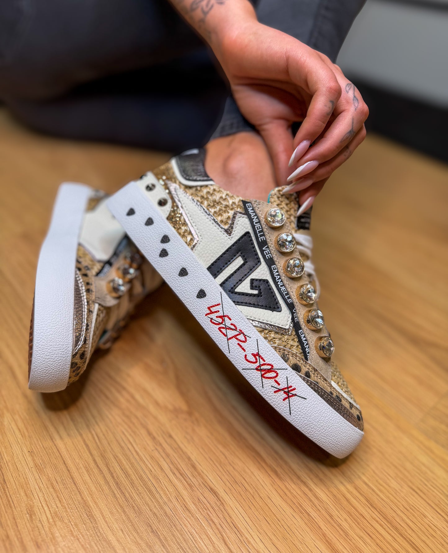 Ténis Emanuelle Vee – Dourado Premium