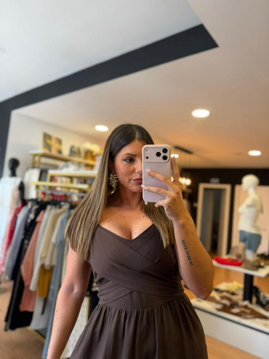 VESTIDO LONGO CHOCOLATE COM DETALHE CRUZADO