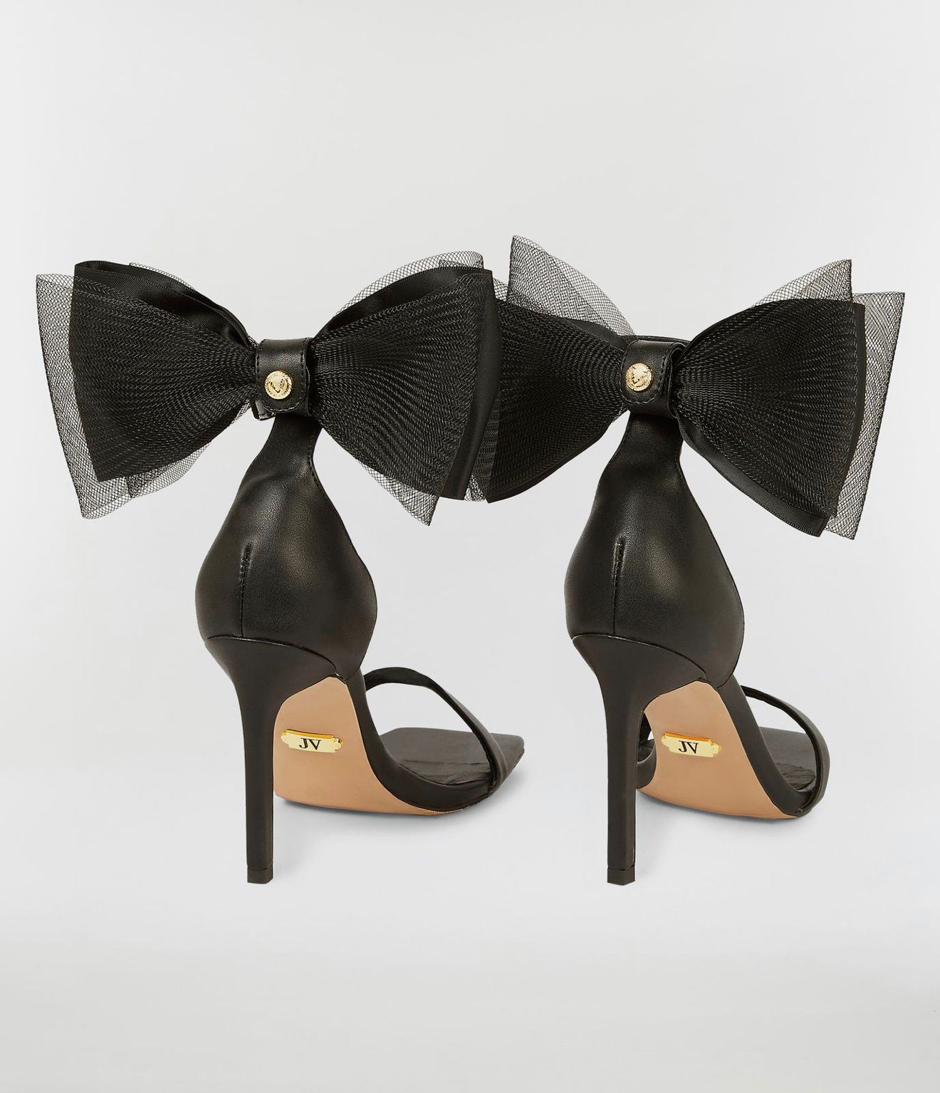 Sapatos de salto preto