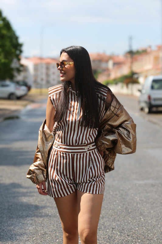Blusa listrada de corte reto