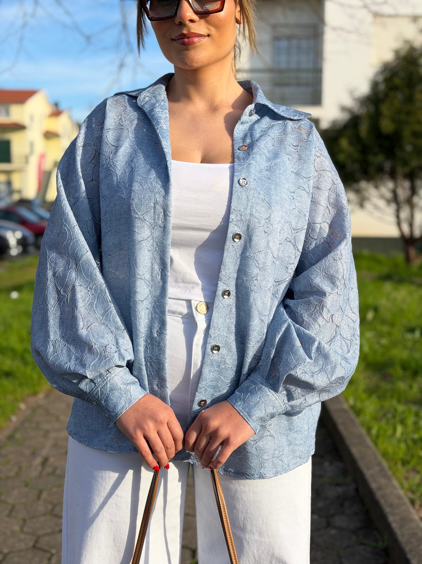 Camisa Oversize em Renda com Manga Balão