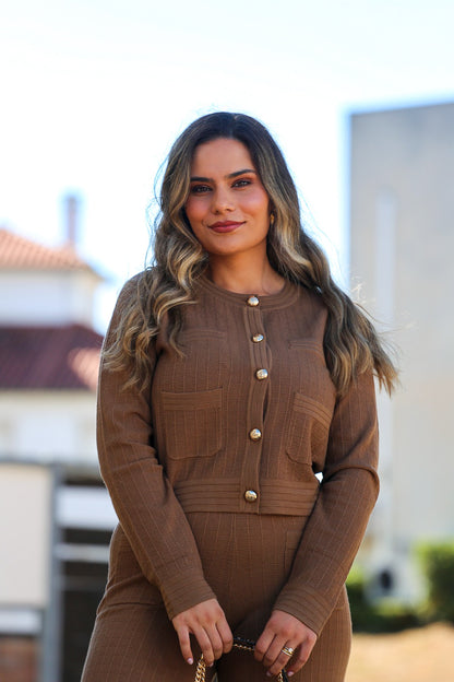Cardigan Estruturado com Botões Dourados