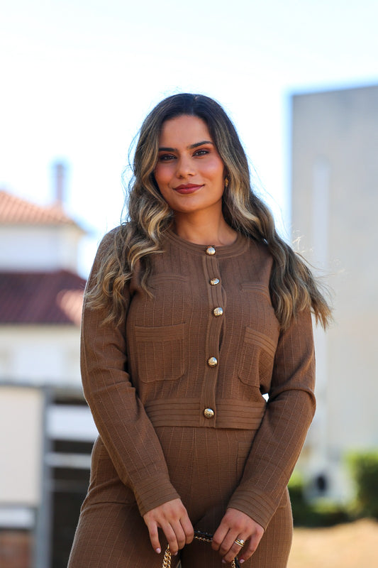 Cardigan Estruturado com Botões Dourados
