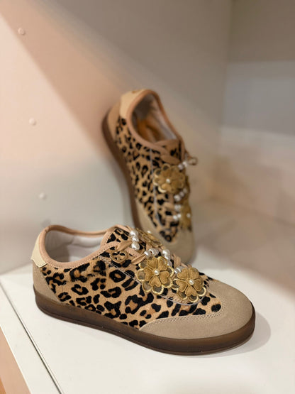 Sapatilhas Animal Print com Aplicações Florais