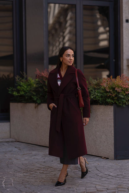 Casaco Comprido com Gola Ampla e Cinto