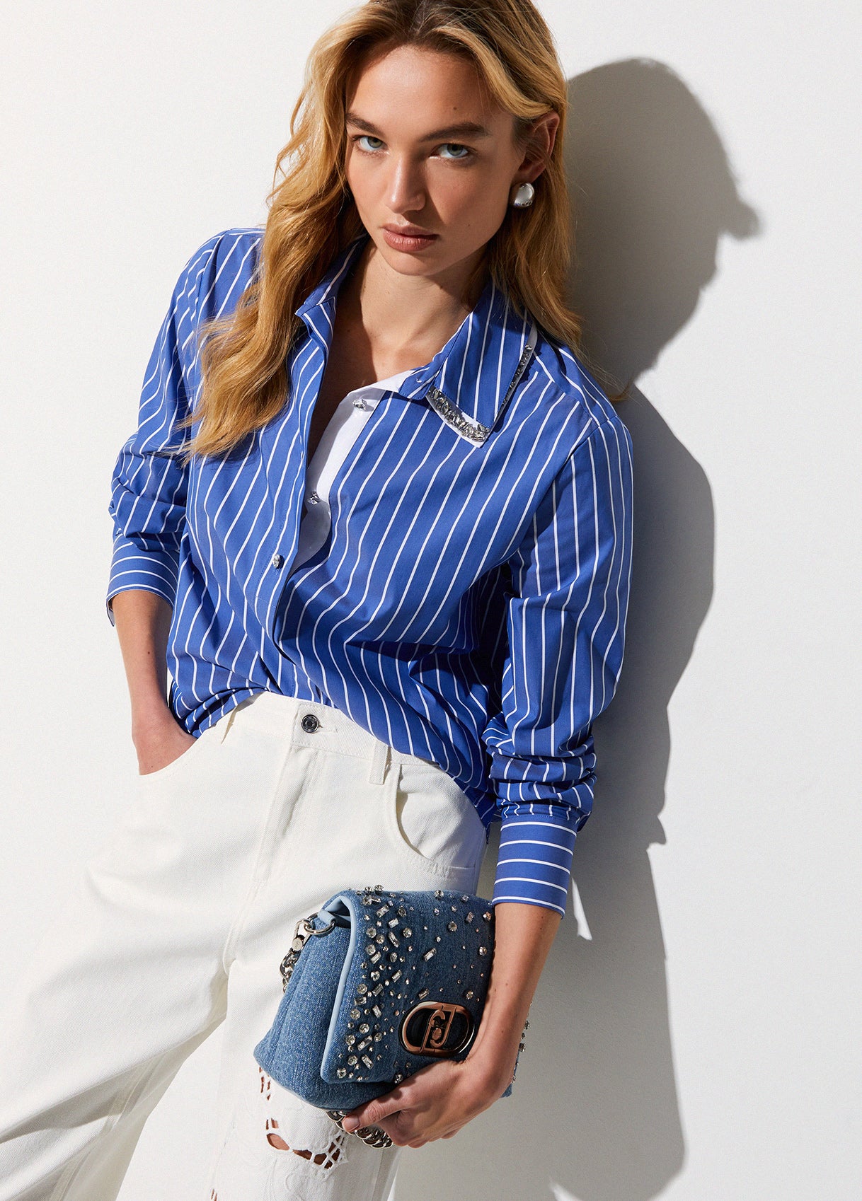Camisa de Riscas e Strass Azul