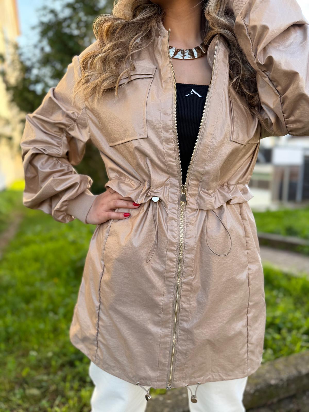 Parka Leve com Cintura Ajustável