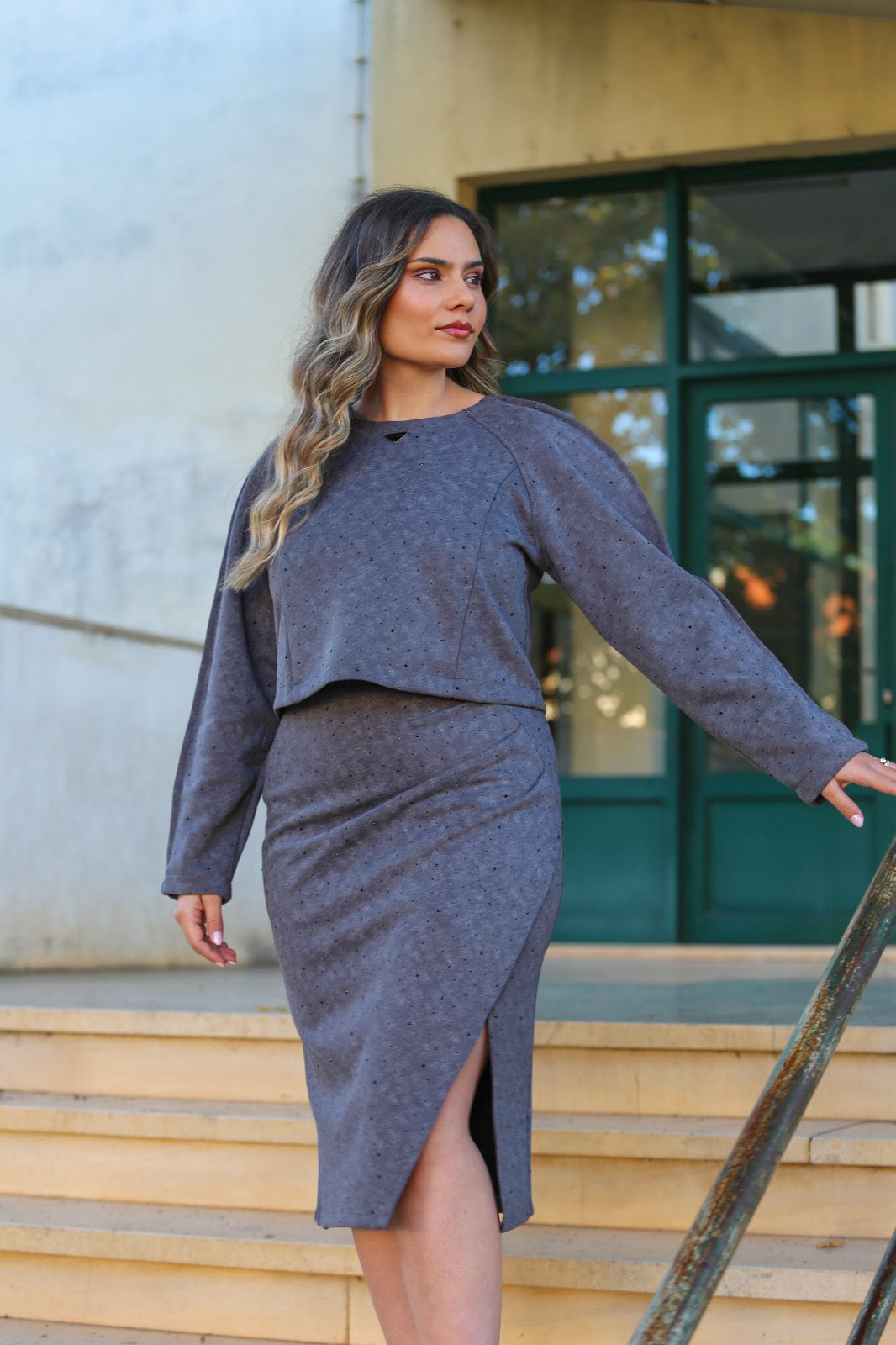 Top Curto com Acabamento Pele de Pêssego e Aplicações Brilhantes