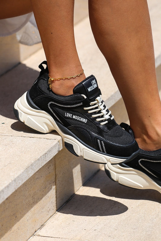 Ténis Love Moschino Pretos com Sola Chunky