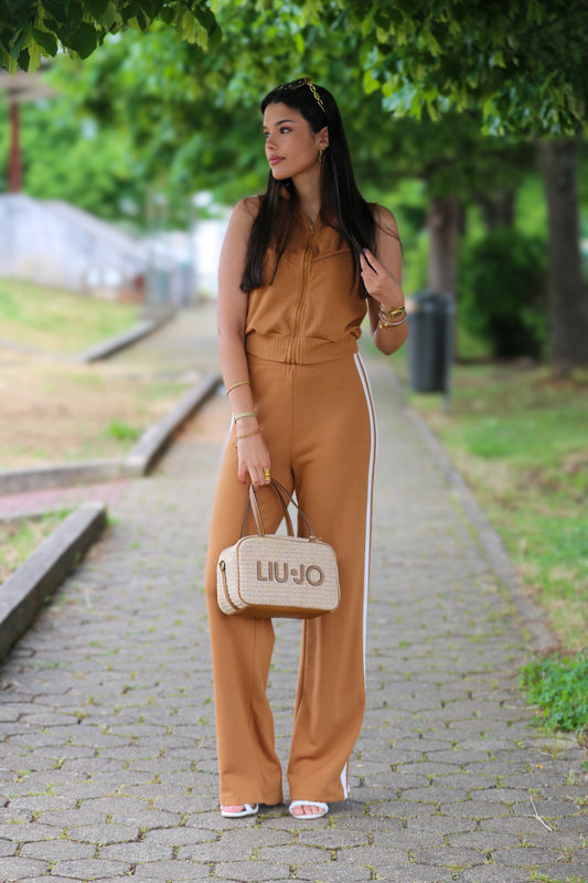 Conjunto Sport Chic Camel