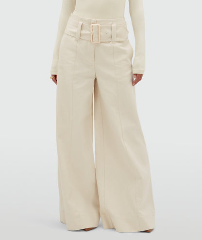 Calça jeans de cintura alta e pernas largas - cru