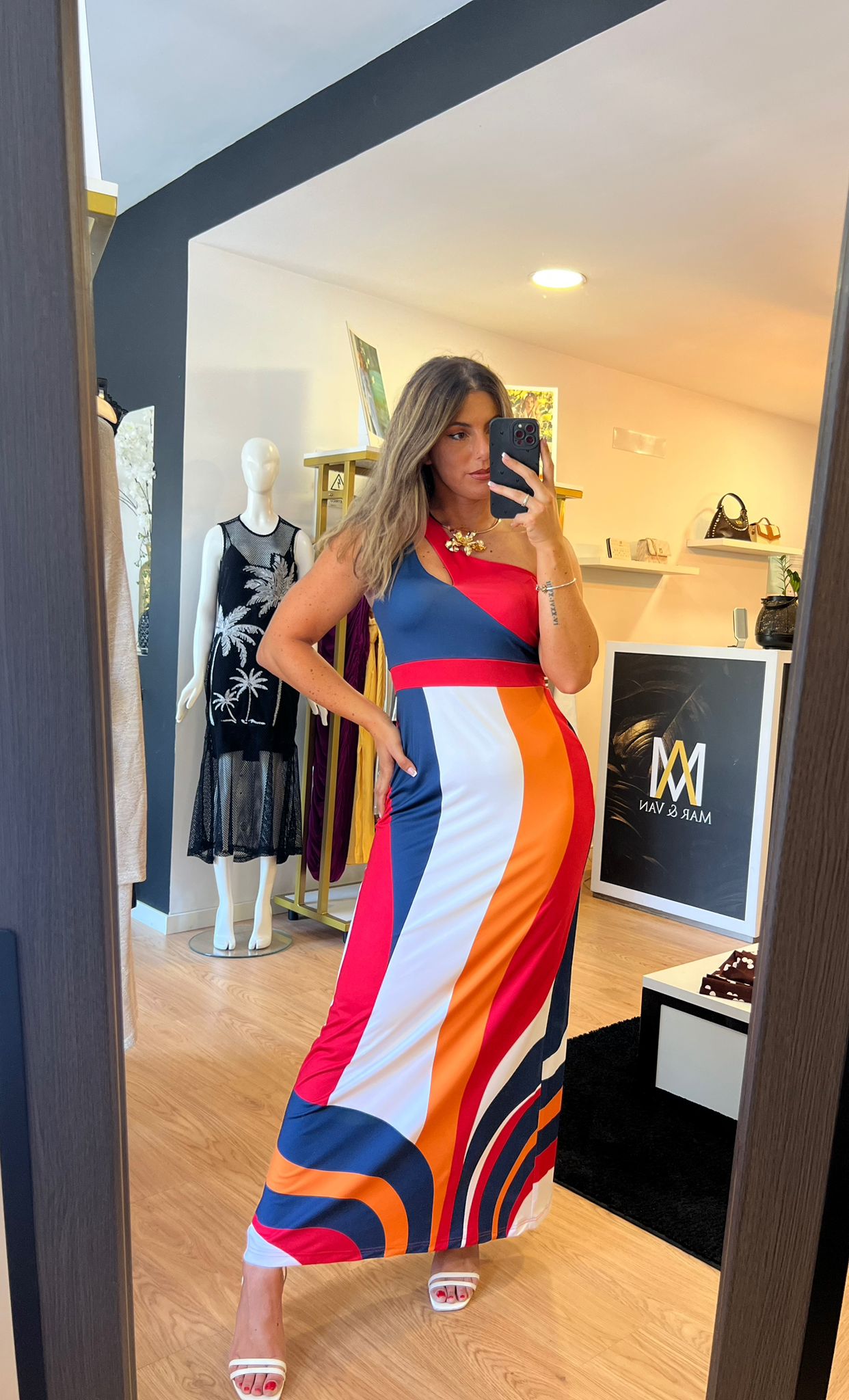 Vestido Midi Assimétrico