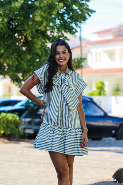 Vestido camisa oversized com riscas