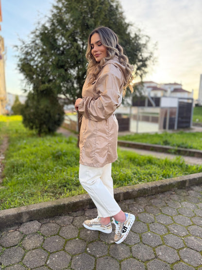 Parka Leve com Cintura Ajustável