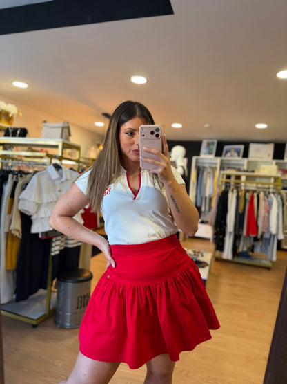 Polo Branco com Detalhe Contrastante