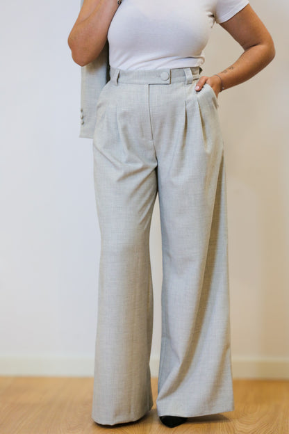 ✨ Conjunto Blazer & Calça – Elegância Contemporânea