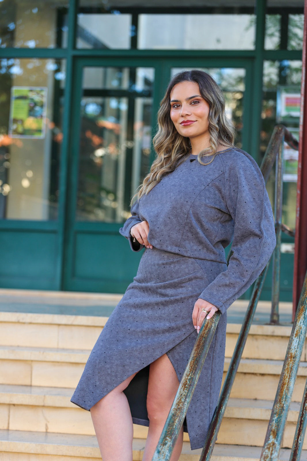 Top Curto com Acabamento Pele de Pêssego e Aplicações Brilhantes