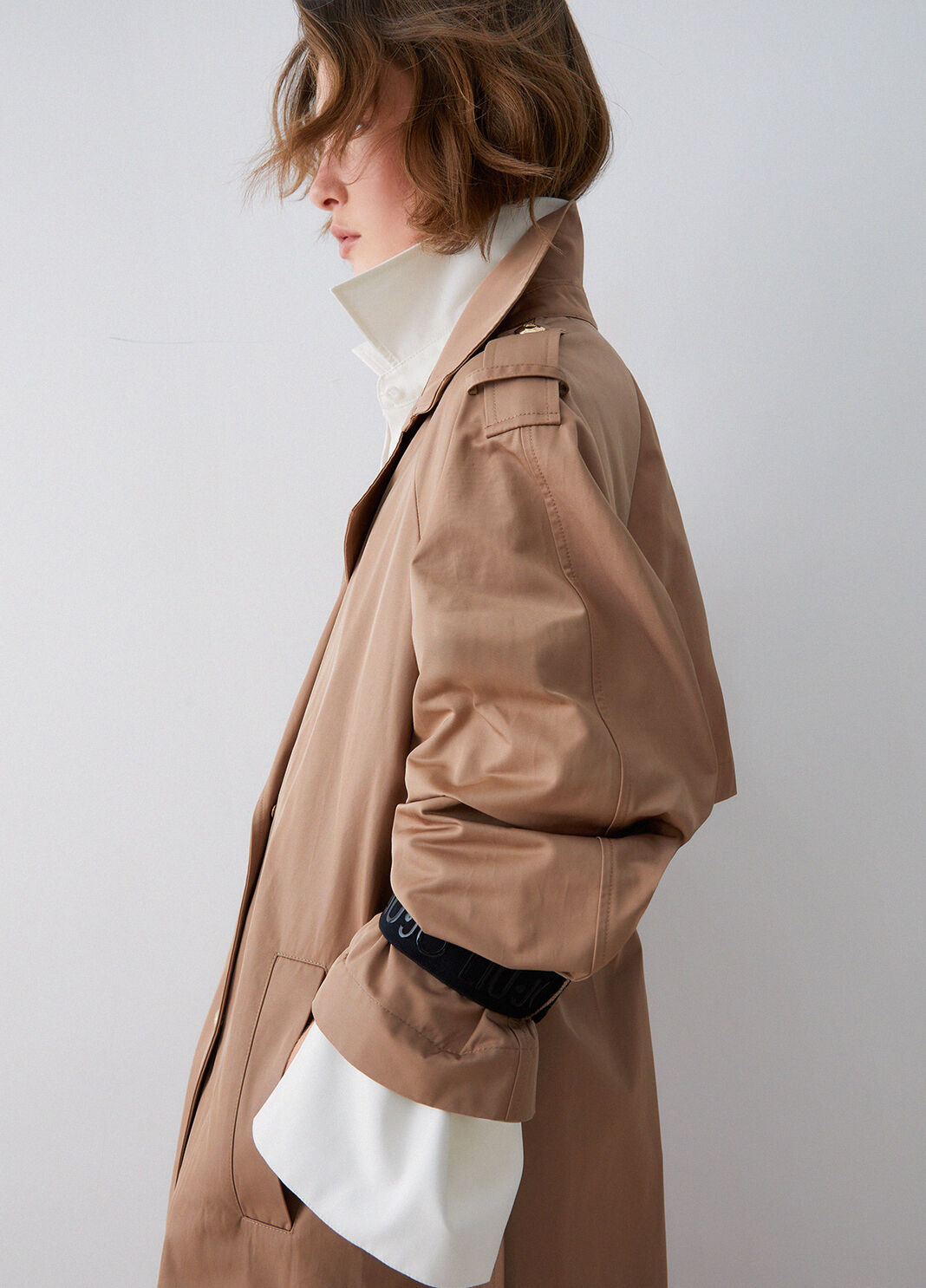 Gabardine longa LIU JO com detalhes em contraste