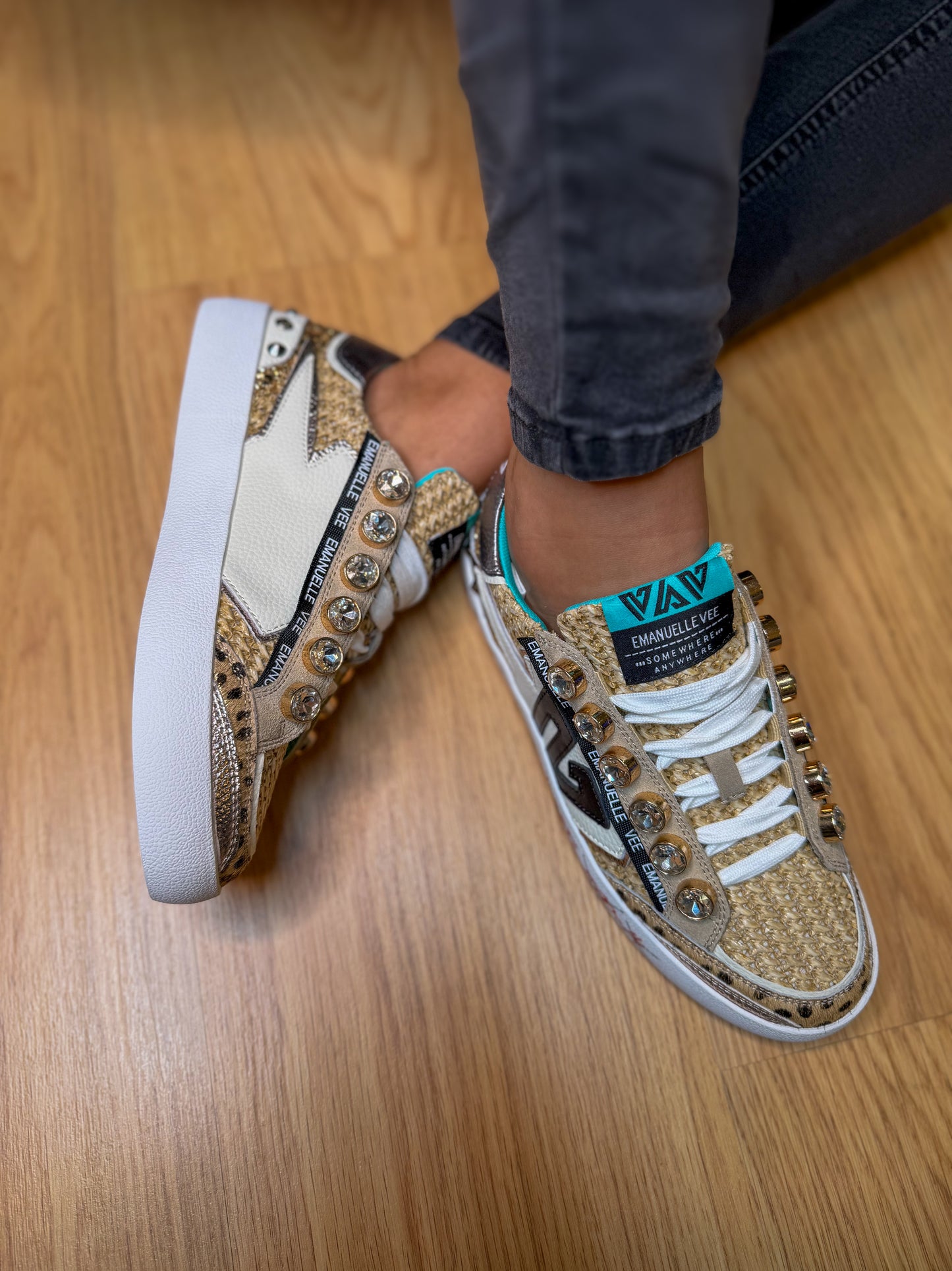 Ténis Emanuelle Vee – Dourado Premium