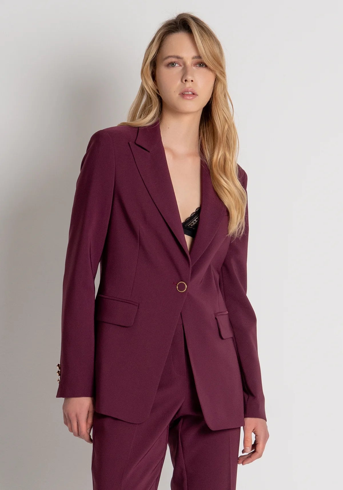 Blazer de corte regular com abotoamento simples