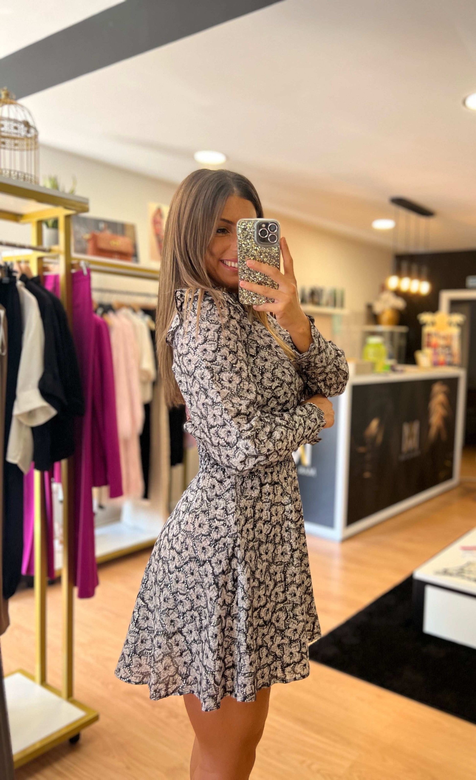Vestido curto de manga comprida com estampa