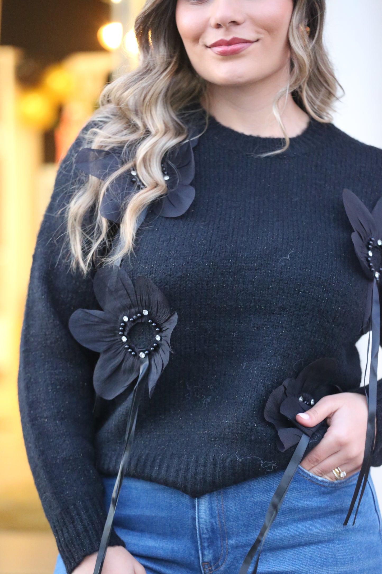 Camisola Preta com Aplicações Florais