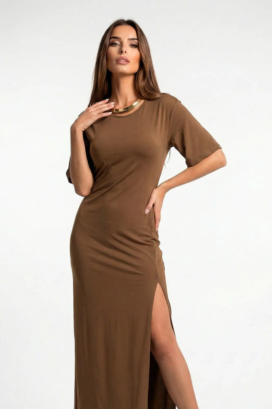 Vestido Comprido com Colar