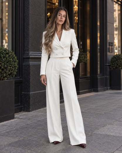 Blazer curto com fecho em trespasse