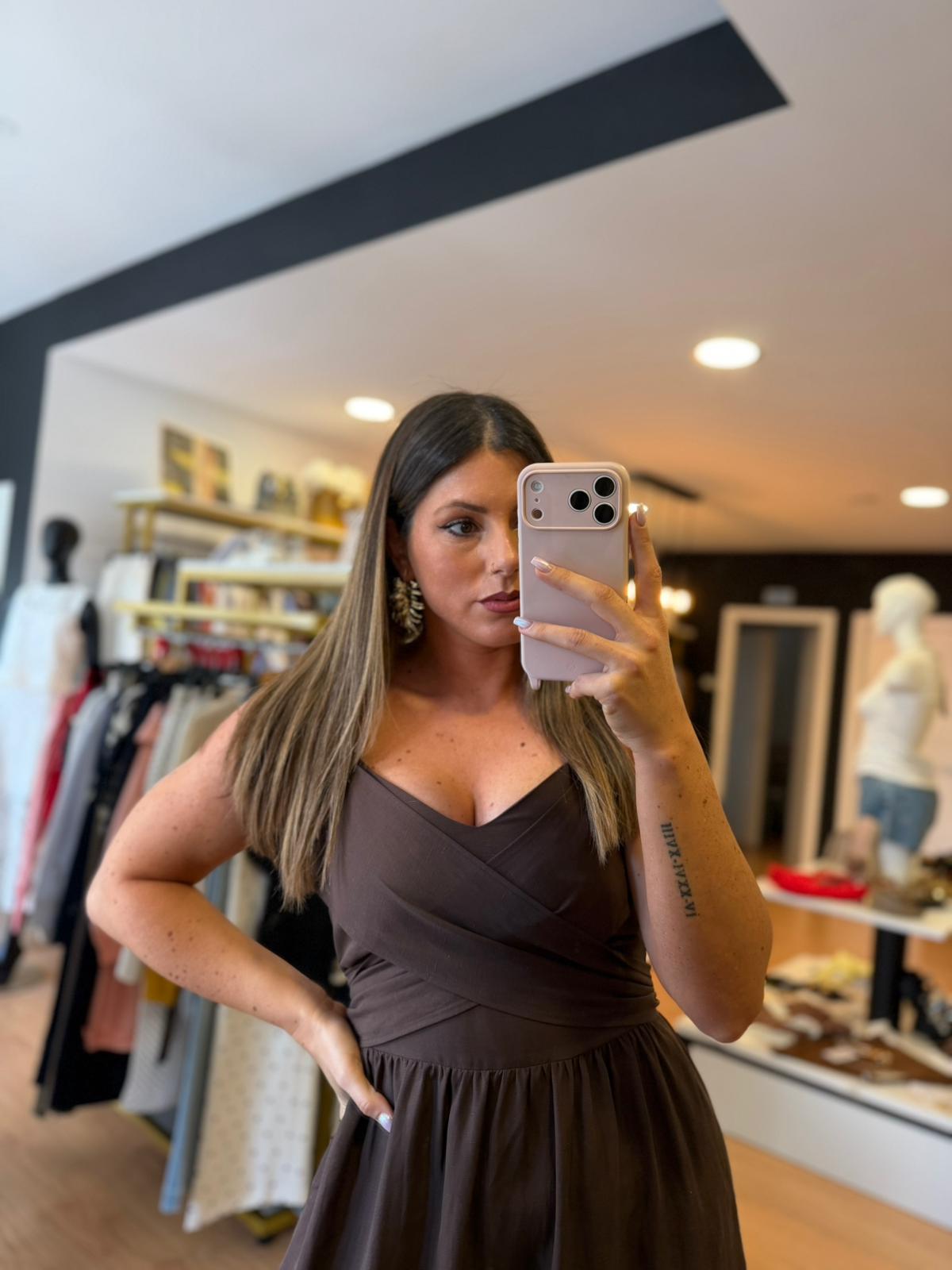 VESTIDO LONGO CHOCOLATE COM DETALHE CRUZADO