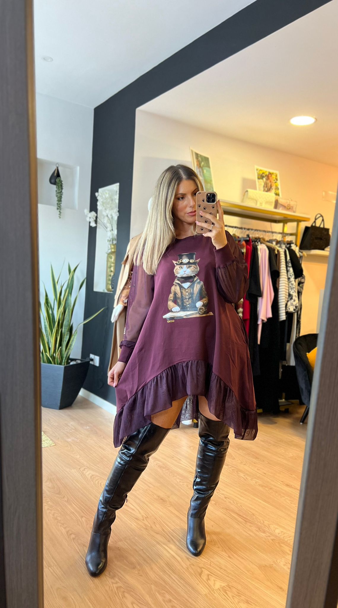 Vestido Oversized Gatinho Bordô com Bolsos