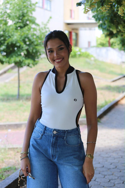 Body em Malha Canelada com Costas Abertas