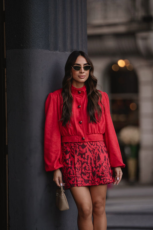 Casaco Suede Vermelho com Botões Dourados