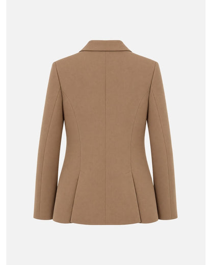 Blazer com acessório dourado