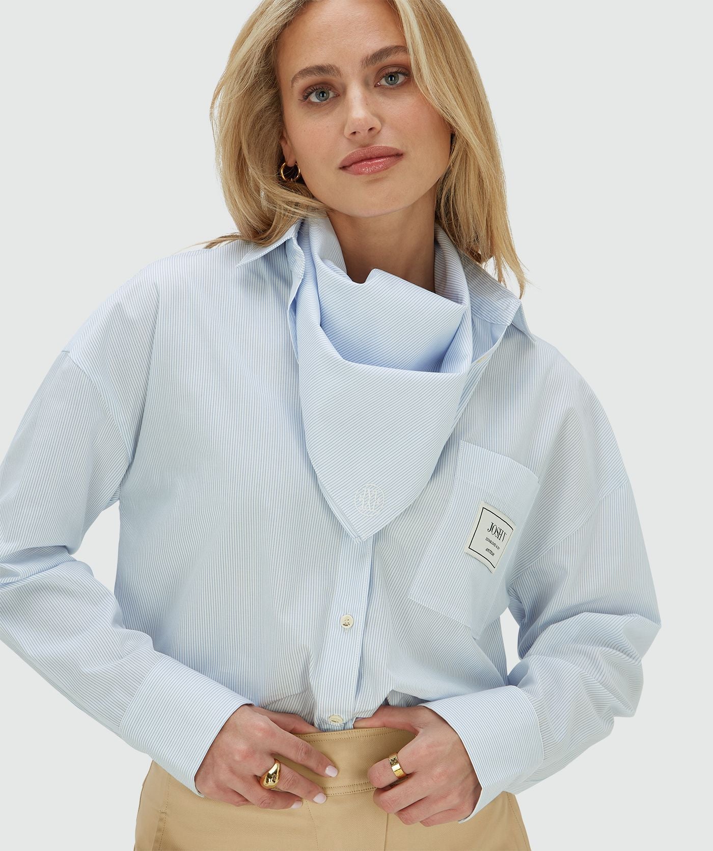 Blusa oversized com amarração em lenço - listras azuis vibrantes