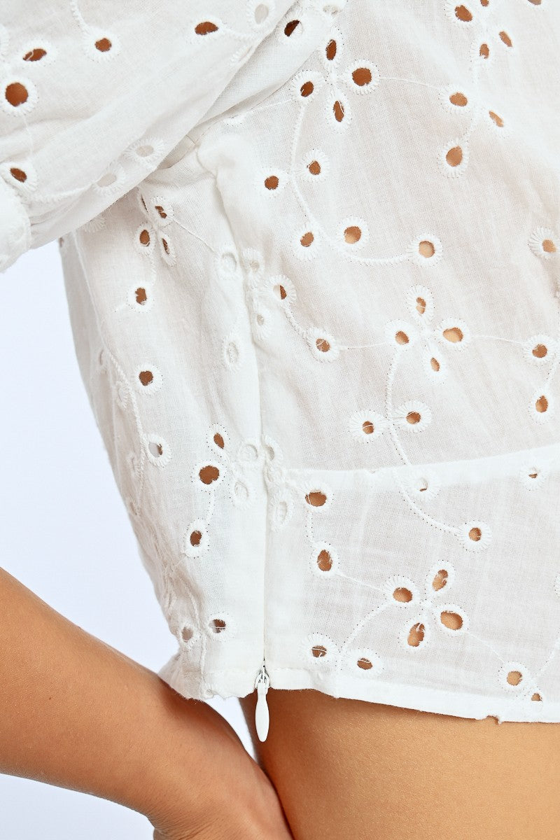 Blusa manga balão com bordado inglês