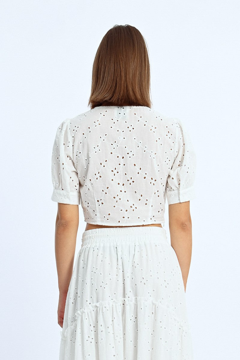 Blusa manga balão com bordado inglês