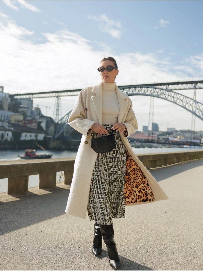 Casaco oversize em tecido fantasia