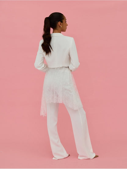 Blazer em tecido e renda