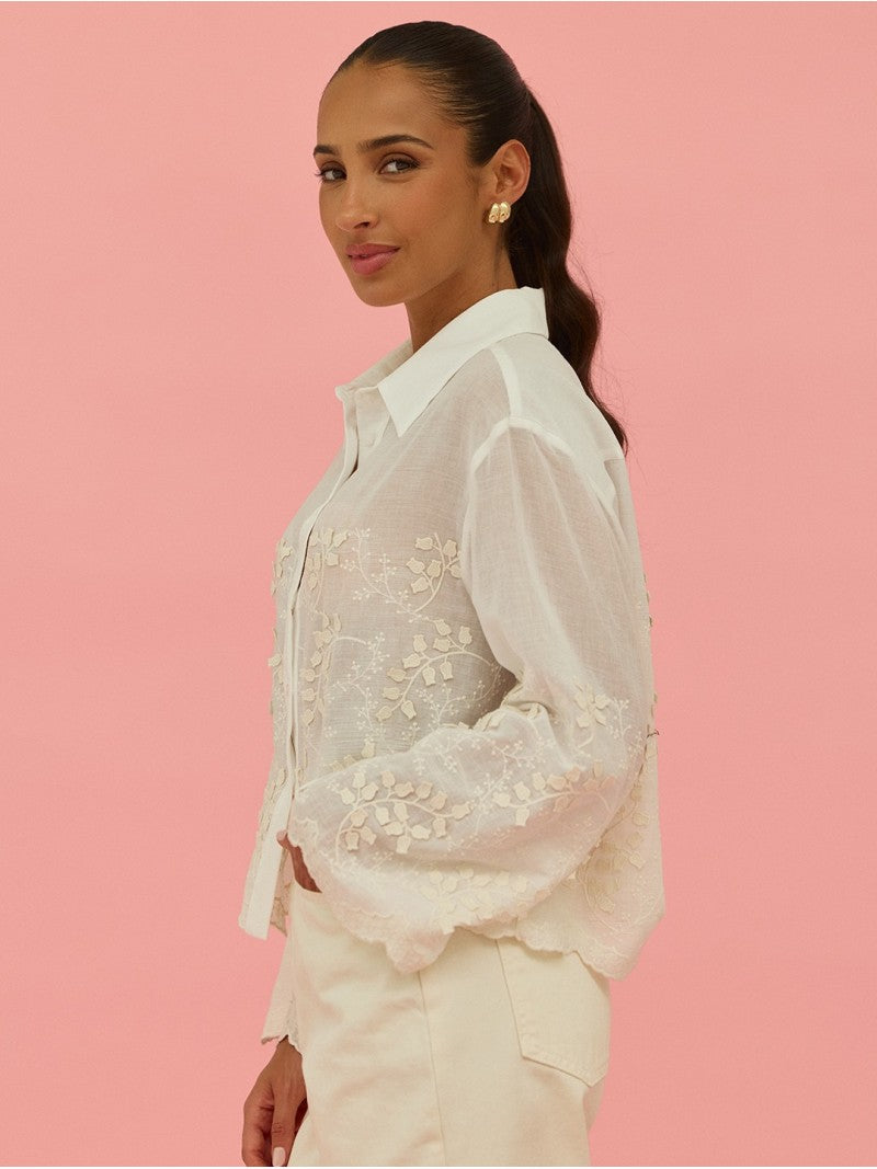 Blusa com bordados