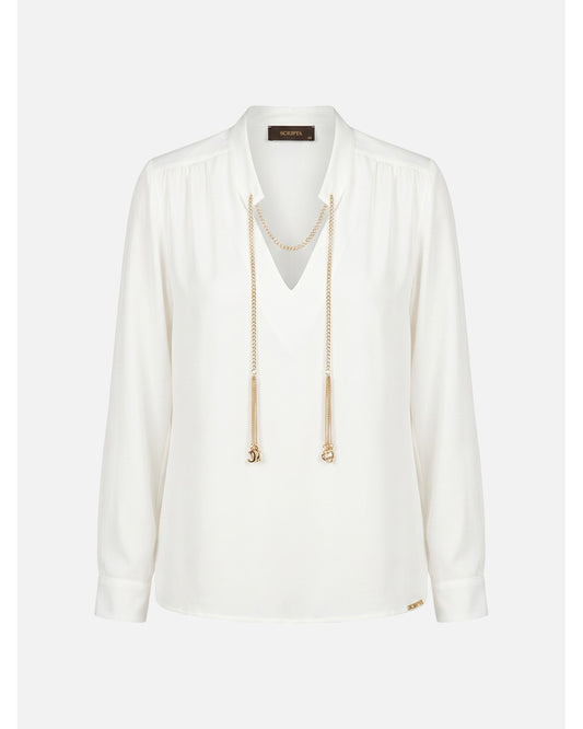 Blusa com corrente metálica