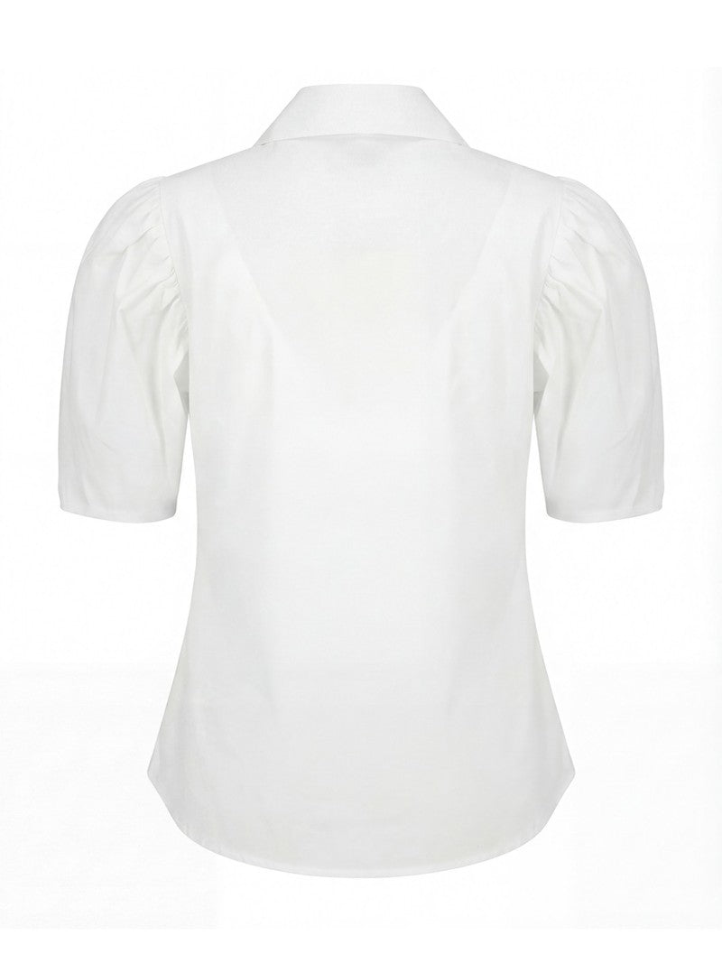 Blusa com detalhe metálico