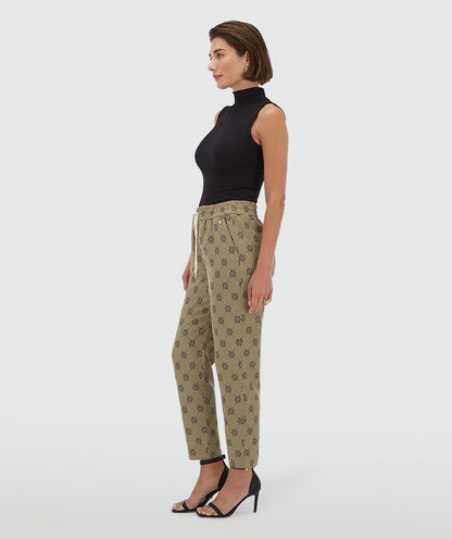 Calças de cintura média e corte afunilado