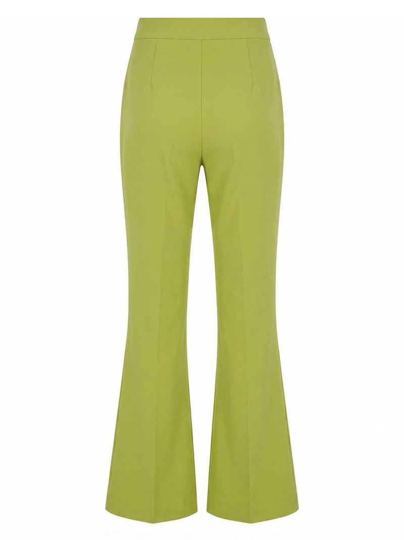 Calça boca de sino em tecido liso