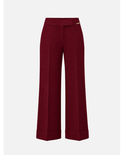 Calça wide leg com marcação na baínha