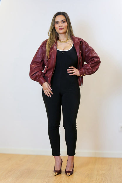 Bomber Efeito Pele Burgundy – O casaco que transforma qualquer look