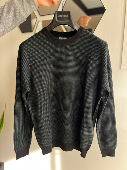 Camisola Antony Morato – Malha Texturada Micro Pattern (Preto/Verde Petrol)