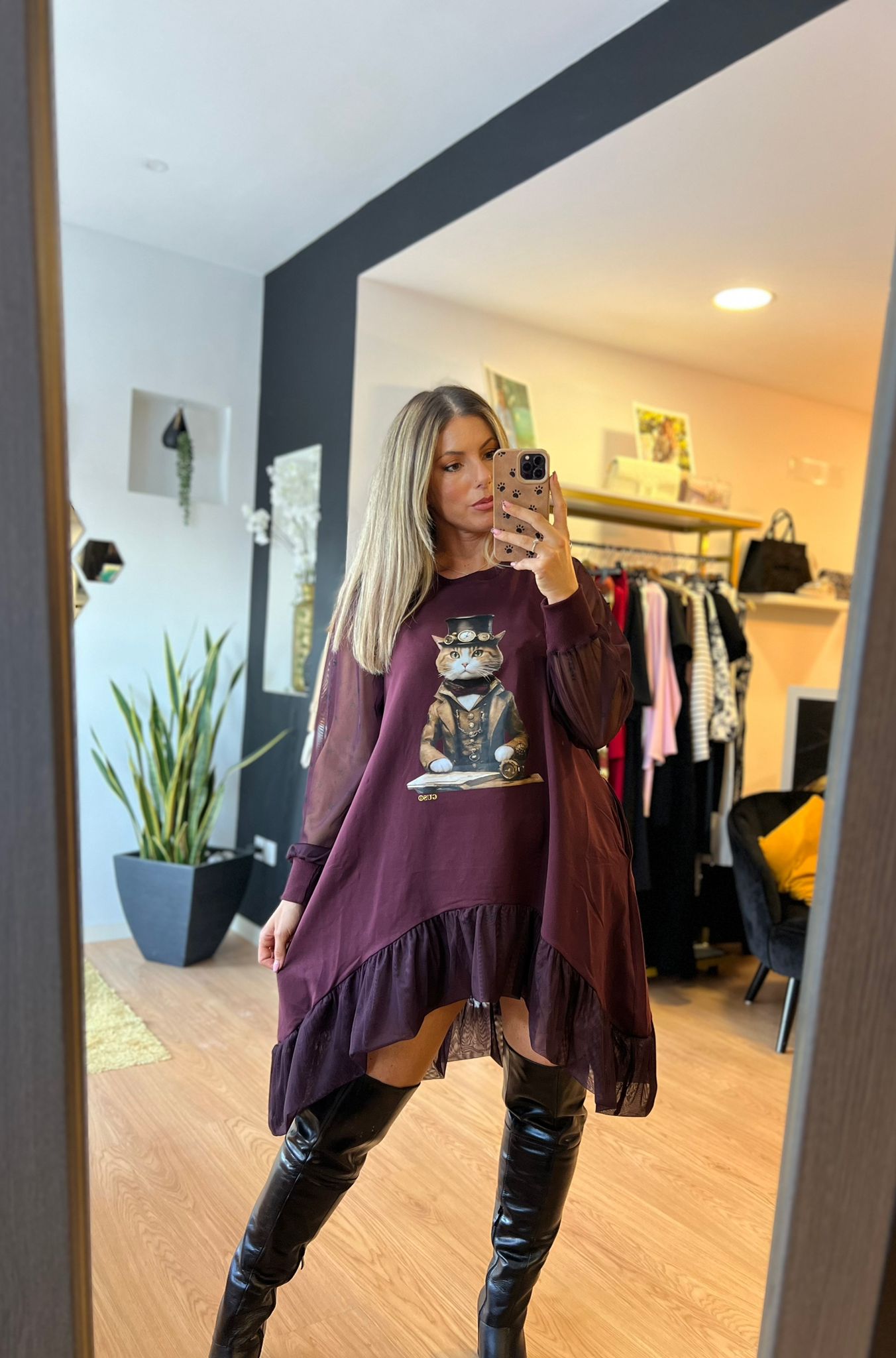 Vestido Oversized Gatinho Bordô com Bolsos