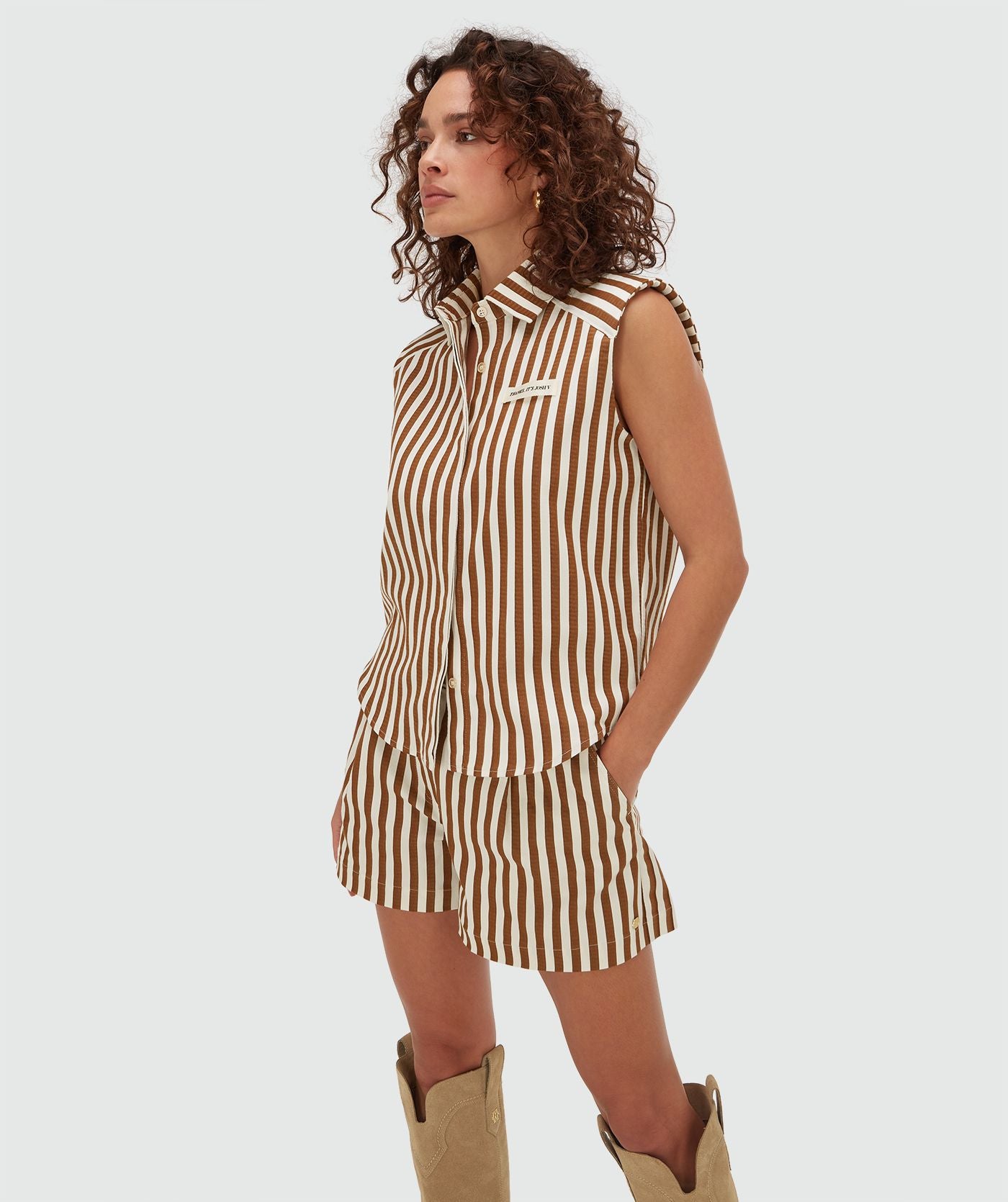Blusa listrada de corte reto