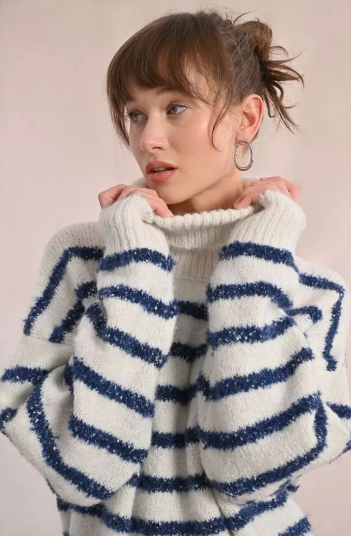 Camisola texturizada com listras iridescentes